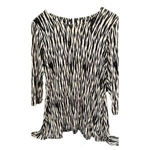 intro. Women's Black & White Animal Print Knit Top 3/4 Sleeve Scoop Neck S